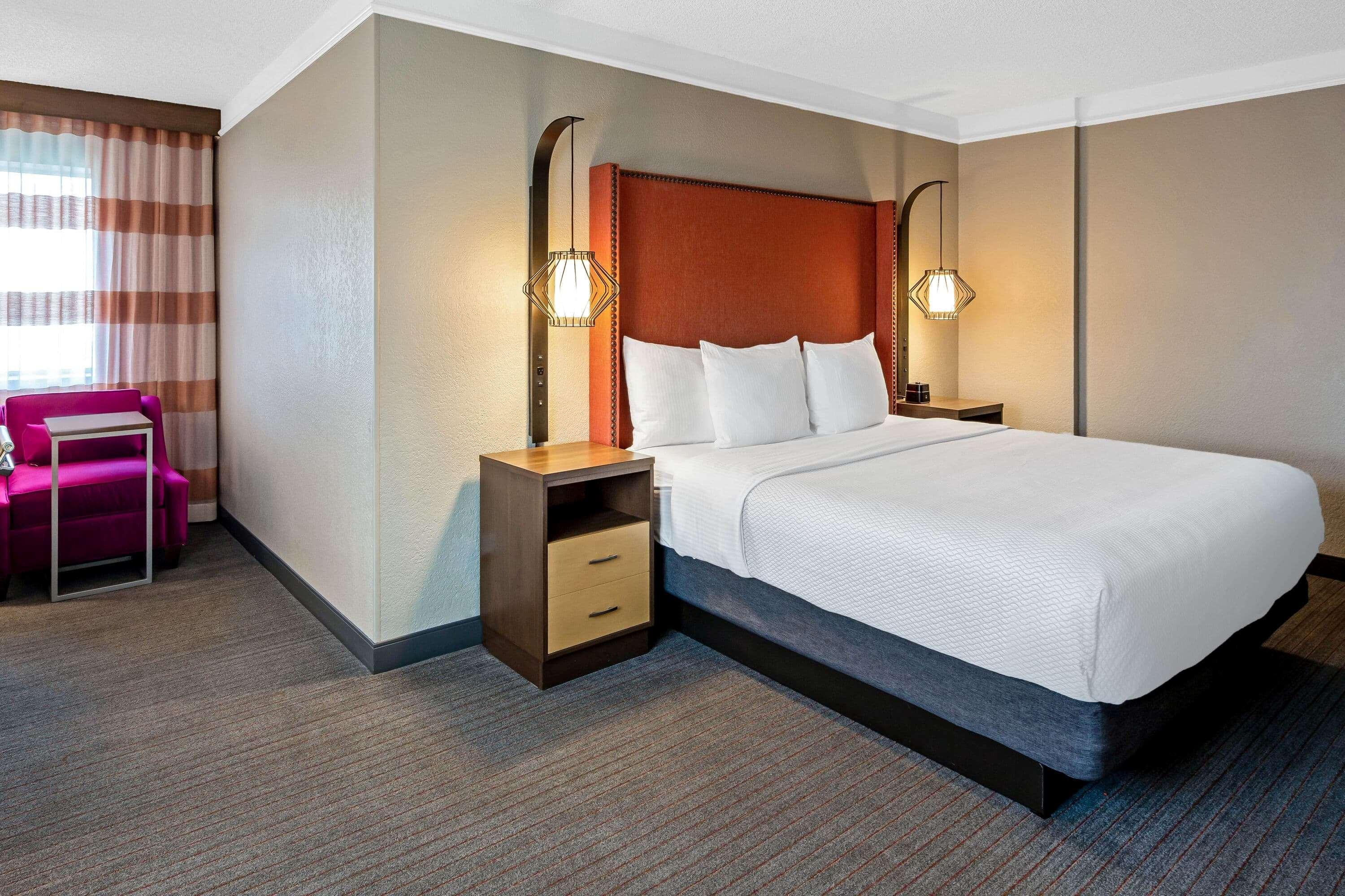 Отель La Quinta By Wyndham San Francisco Airport North - Free Airport Shuttle Юг Сан Франциско Экстерьер фото