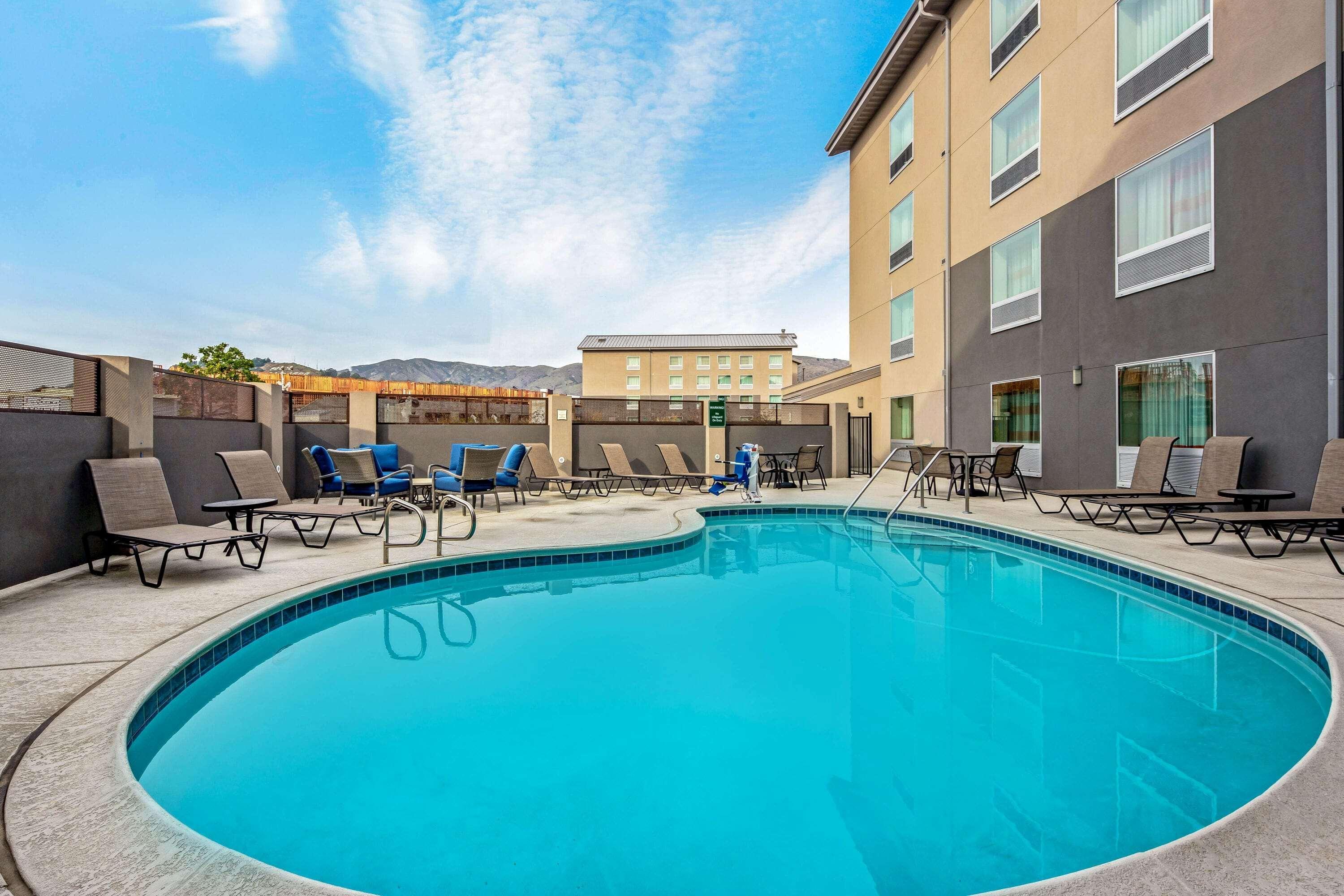 Отель La Quinta By Wyndham San Francisco Airport North - Free Airport Shuttle Юг Сан Франциско Экстерьер фото