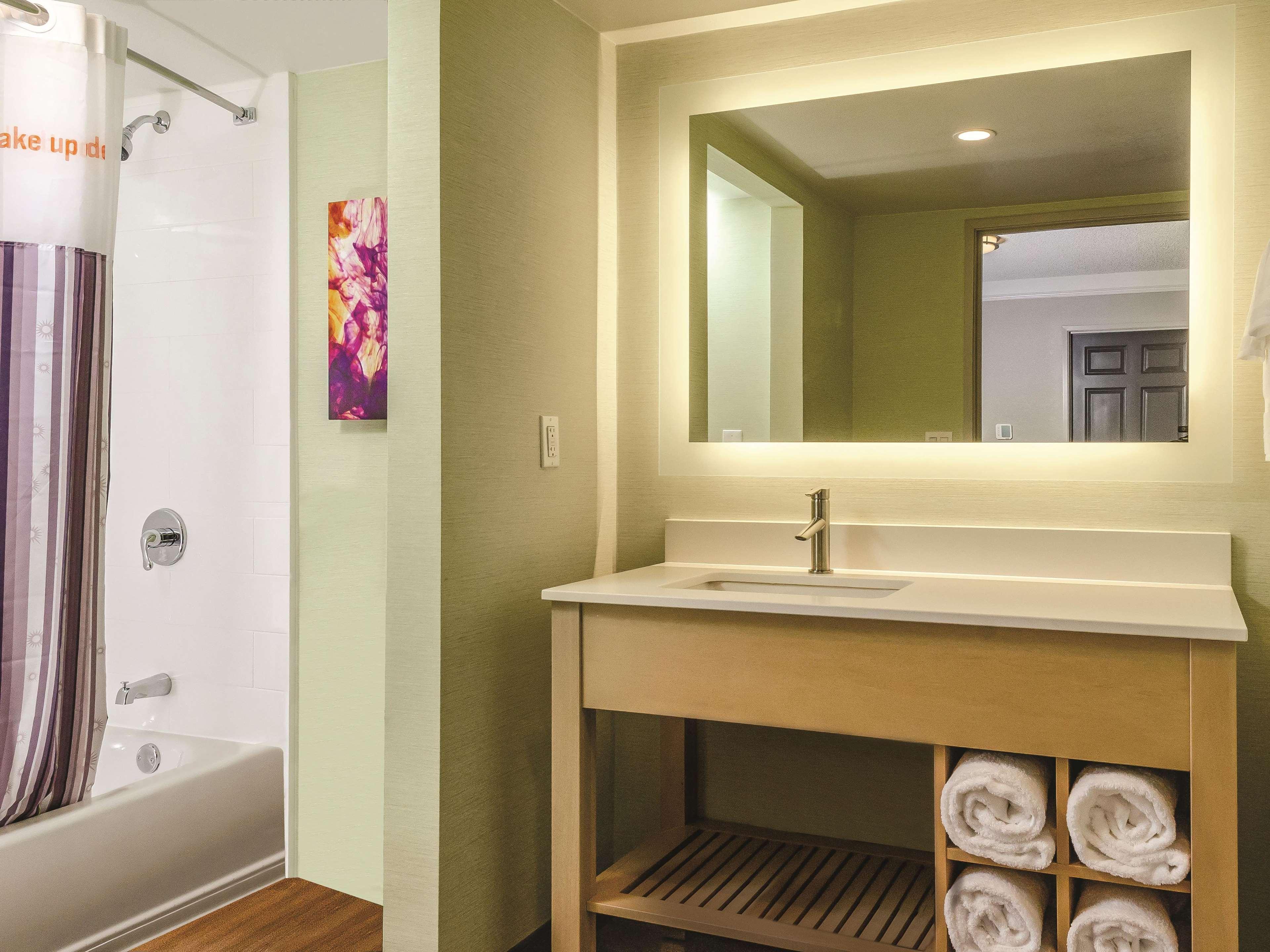 Отель La Quinta By Wyndham San Francisco Airport North - Free Airport Shuttle Юг Сан Франциско Экстерьер фото