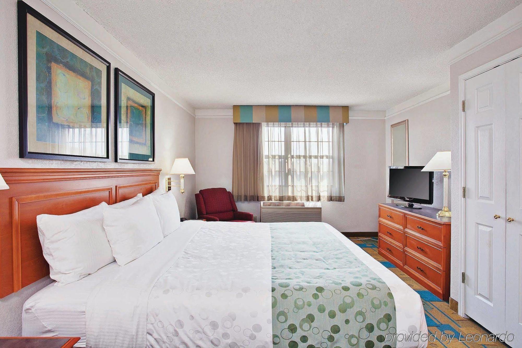Отель La Quinta By Wyndham San Francisco Airport North - Free Airport Shuttle Юг Сан Франциско Экстерьер фото